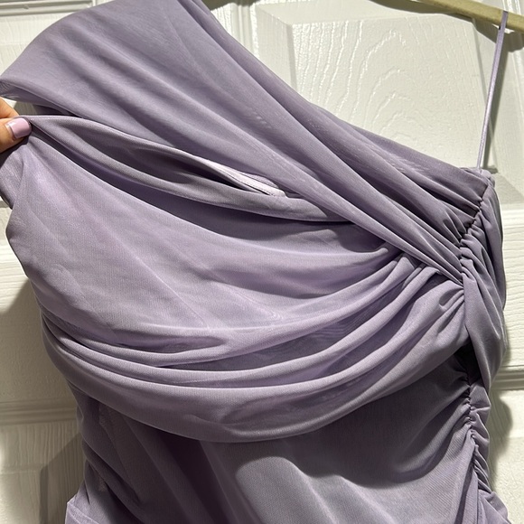 Abercrombie Mesh Asymmetrical Off The Shoulder Maxi Dress - Picture 8 of 15